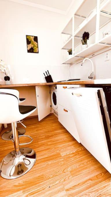 Moderny Apartman S Parkovanim Bratislava Esterno foto