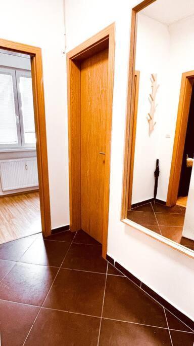 Moderny Apartman S Parkovanim Bratislava Esterno foto