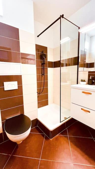 Moderny Apartman S Parkovanim Bratislava Esterno foto
